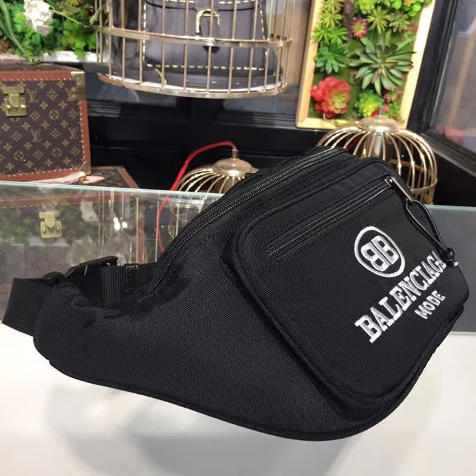BALENCIAG巴黎世家 專櫃同步更新 帆布胸包腰包 簡約兩用包  BL1686